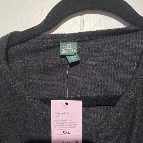 Black Long Sleeve Crop Top - Picture 3 of 4